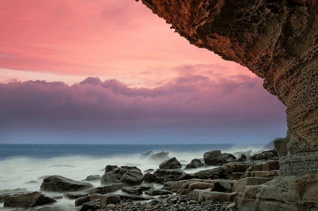 O mar, a costa, as ondas