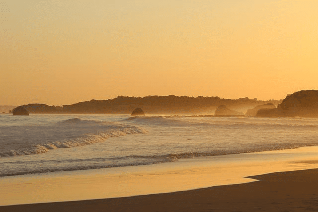 Pôr do sol em Portugal. 