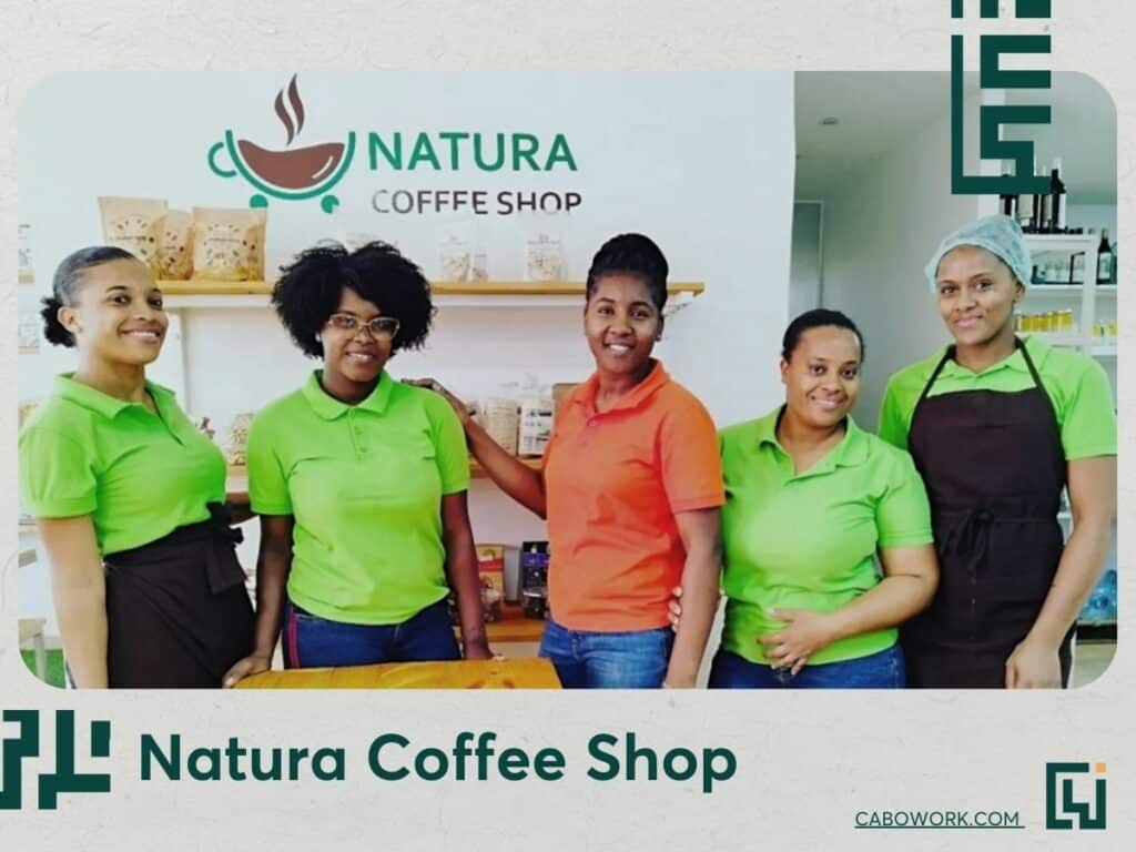 Que linda equipa de trabalhadores com boas condições de comunidade! Créditos: Natura Coffee Shop